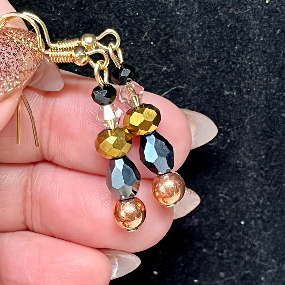 Pretty crystal Swarovski earrings with gold